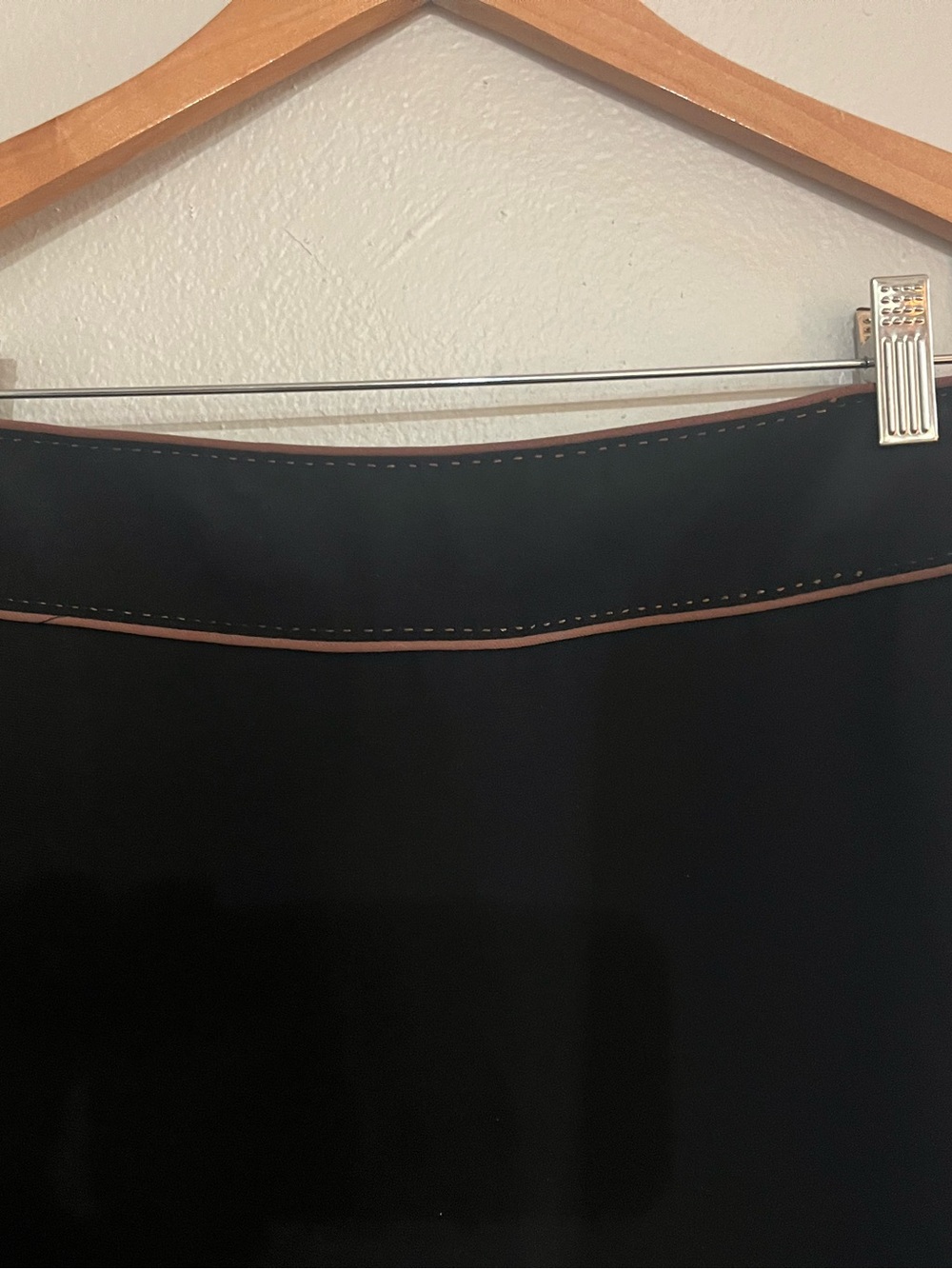 Focus 2000 Women’s Black Pencil Skirt Sz 10 Pink Trim Lined Knee Length - Picture 5 of 8
